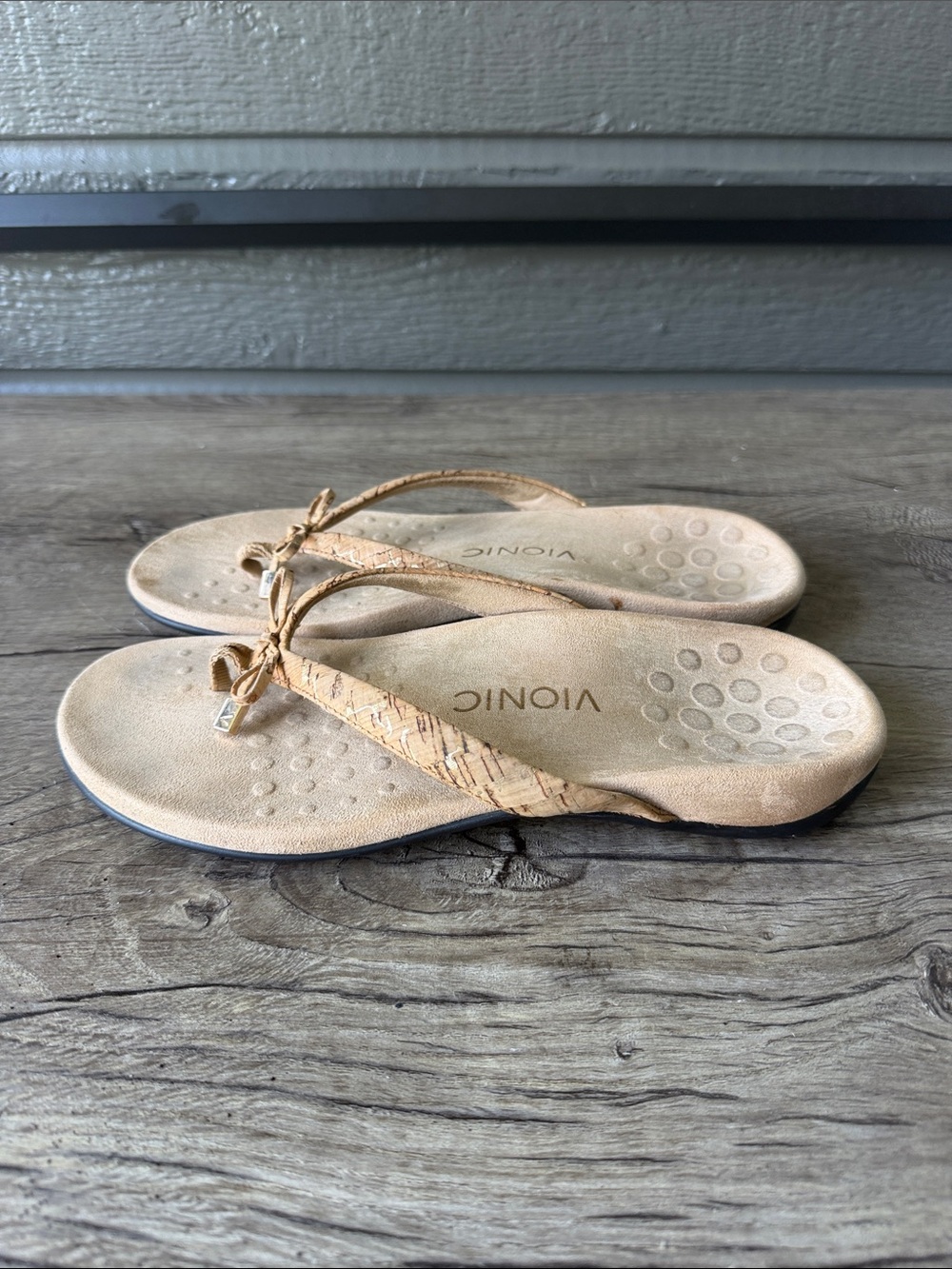 Women’s Vionic sandals size 8.8 - Picture 3 of 7